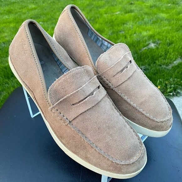 Clarks Penny Loafer Tan Men’s Suede Leather Size 9.5M - Picture 1 of 11